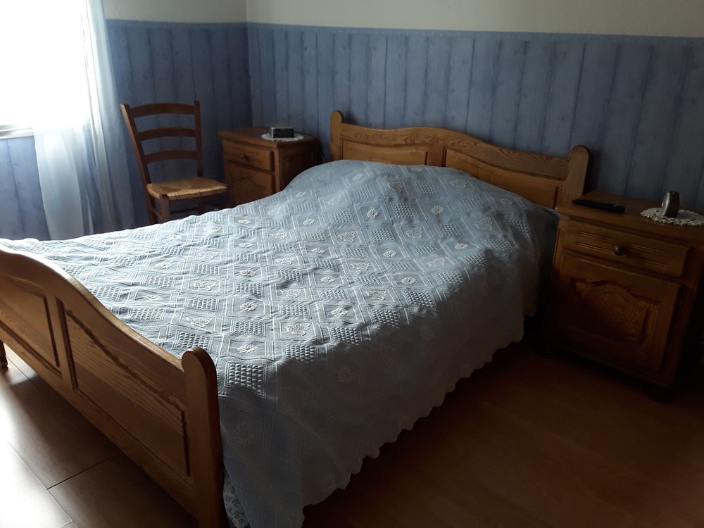 chambre � coucher en ch�ne clair massif 500 Beaumont (63)