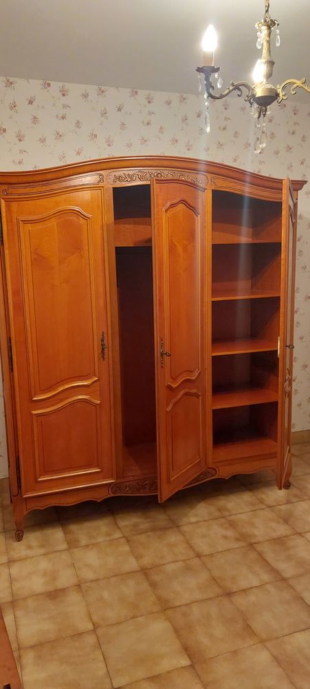 Chambre � coucher compl�te  en merisier 0 Marseille 11 (13)
