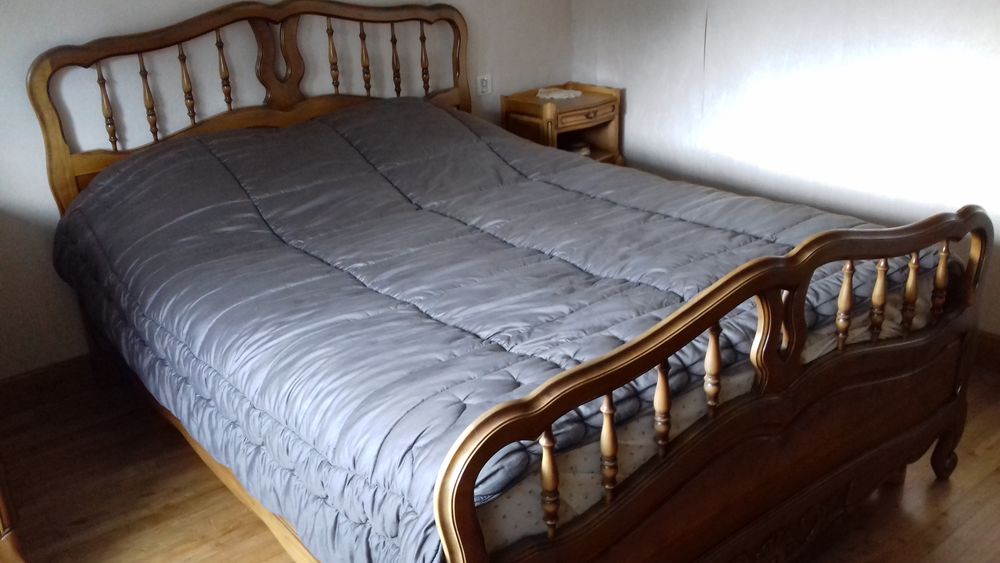 Chambre à coucher en merisier  400 Magnac-sur-Touvre (16)