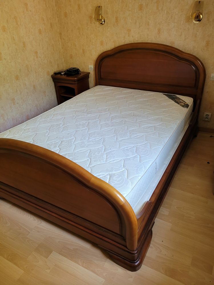 Chambre à coucher en merisier valeur 4800 euros 400 Seyssuel (38)