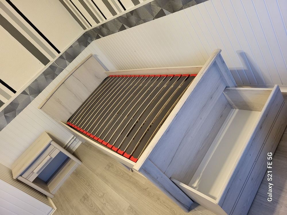 Chambre enfant grise blanchi 200 Lorient (56)