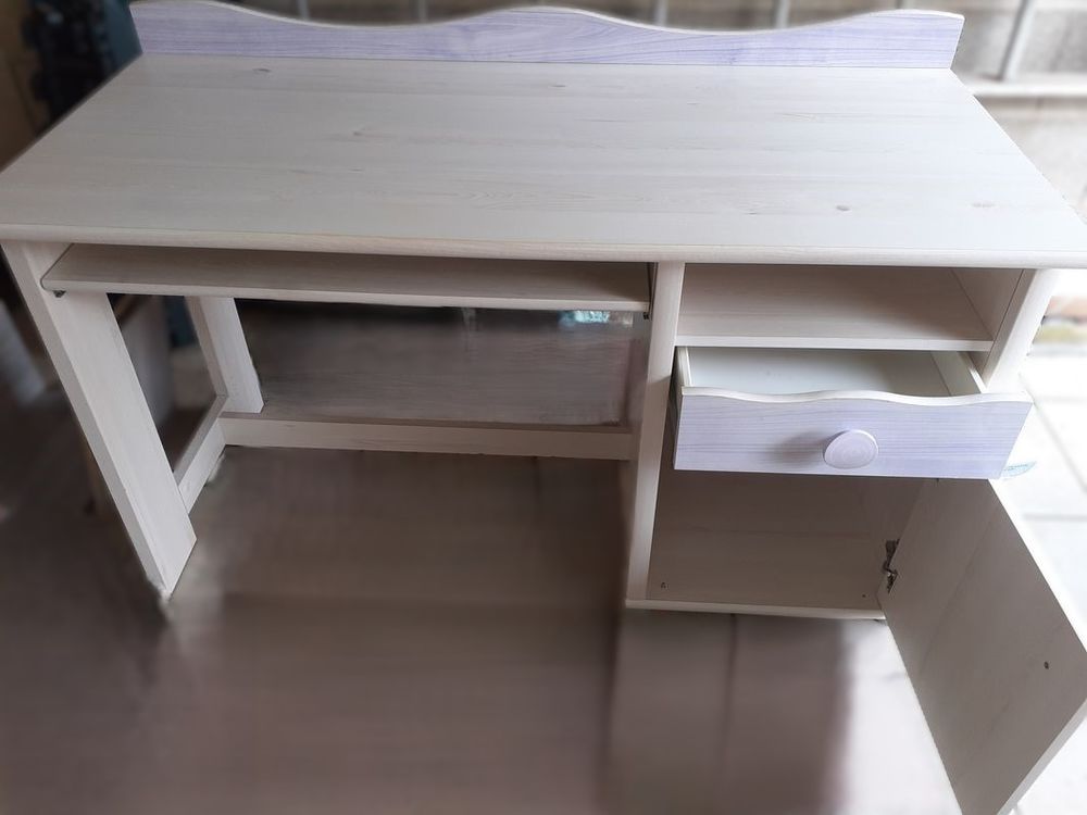 Chambre fille avec lit, sommier, bureau et table de nuit 70 Le Genest-Saint-Isle (53)