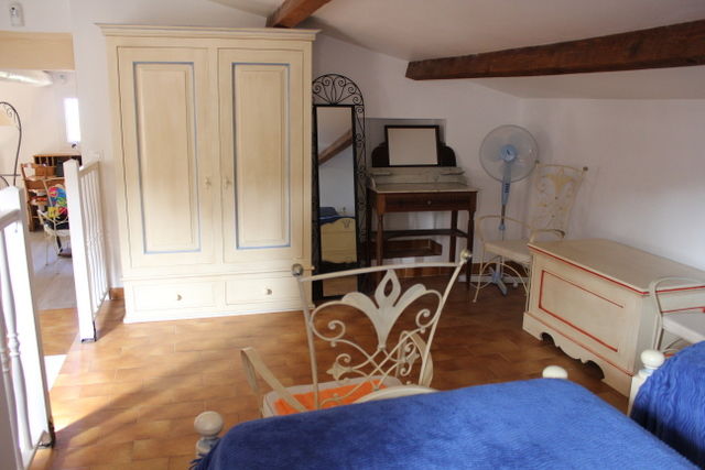 Chambre 4 lits, 4 chevets, 1 armoire, style provençal 800 Carqueiranne (83)