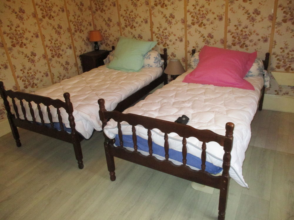 Chambre lits jumeaux 100 Dijon (21)