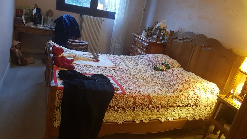 chambre en meurisier( bois clair). 100 Brunoy (91)