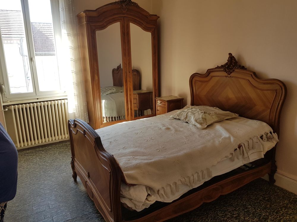 Chambre noyer 0 Le Creusot (71)