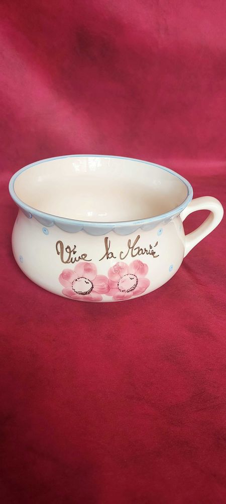 Pot de chambre vive la mari�e ( n�1) 13 Avermes (03)
