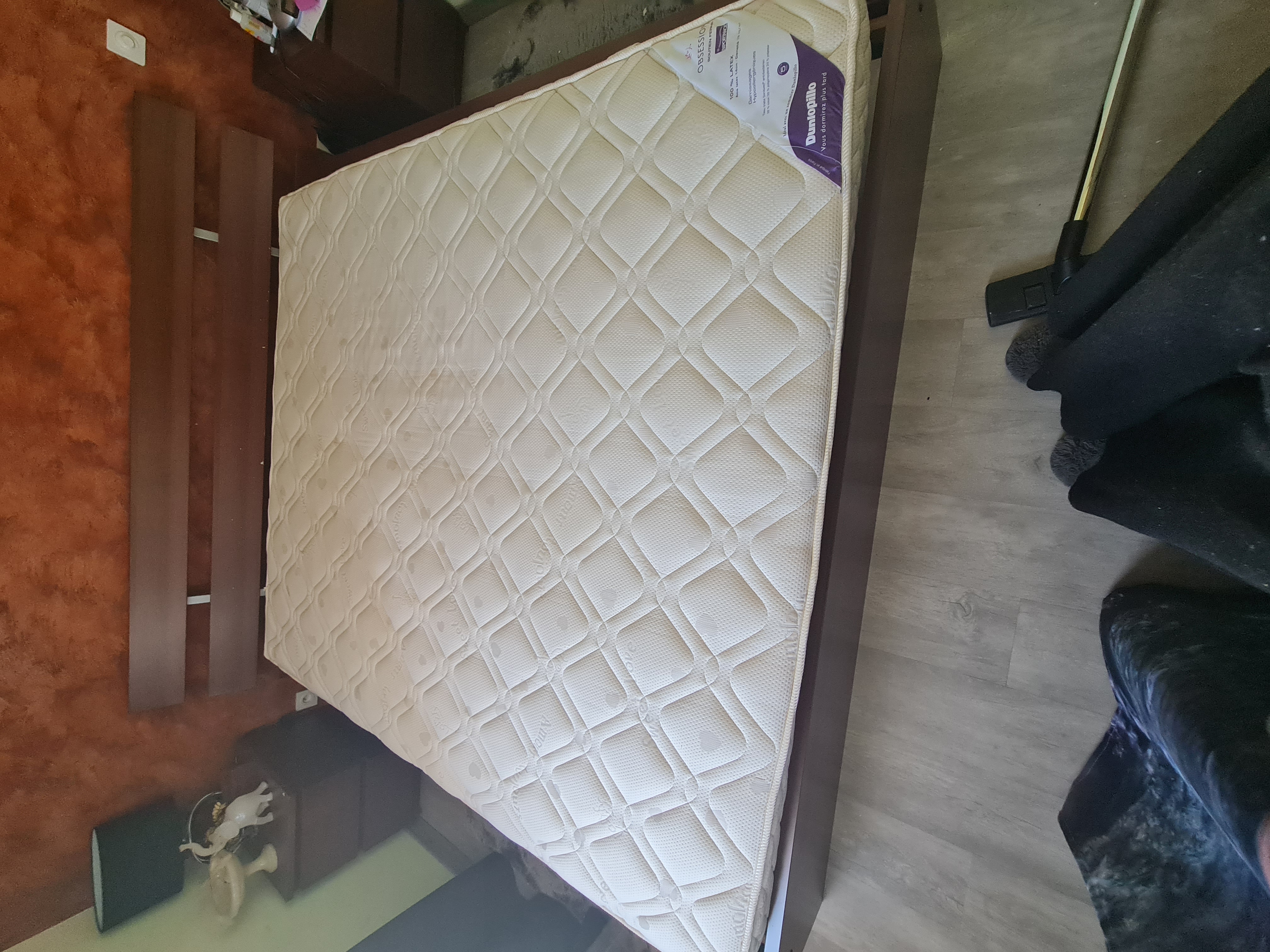 Chambre 250 Veauchette (42)