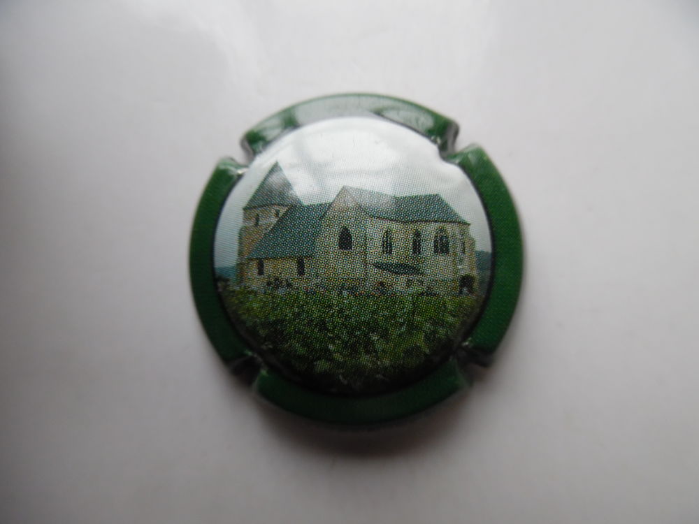 Champagne CHAVOT-COURCOURT  �criture blanche sur contour . 1 Plivot (51)