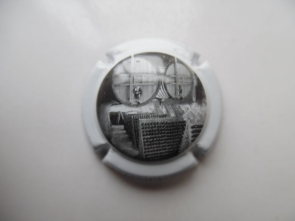 Champagne AY-France. 1 Plivot (51)