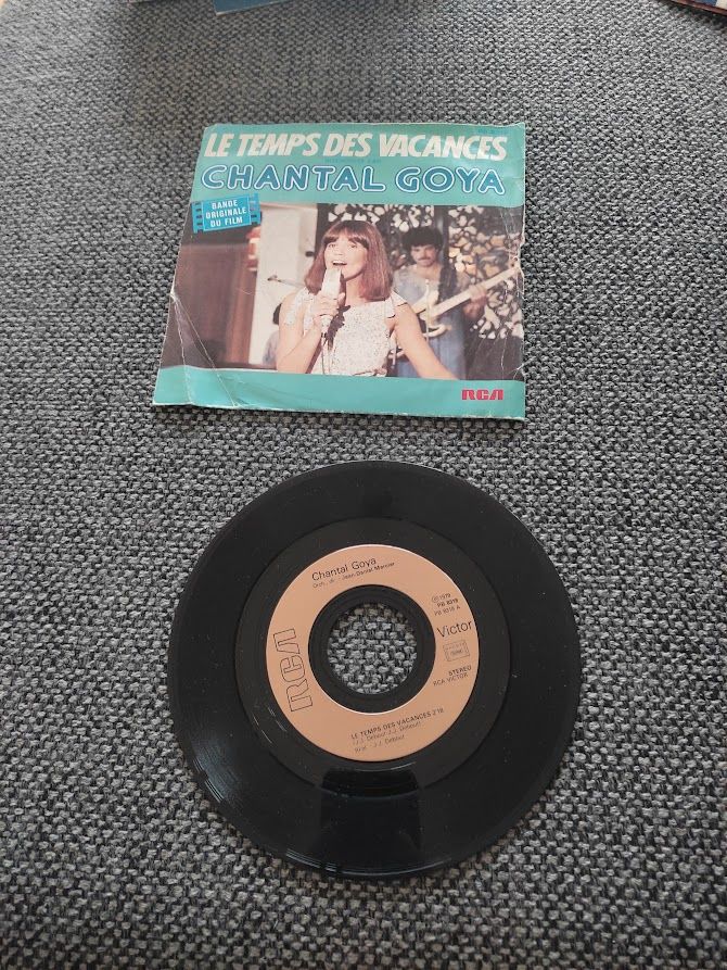 M (160) - Chantal Goya - Le Temps des vacances 2 Paris 13 (75)