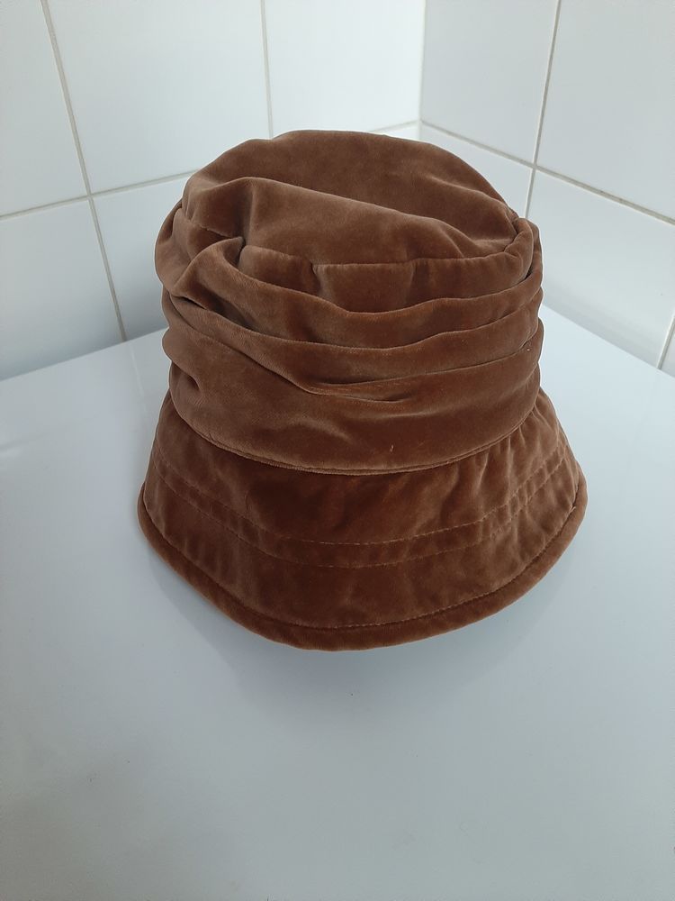 Chapeau cloche 5 Charlieu (42)