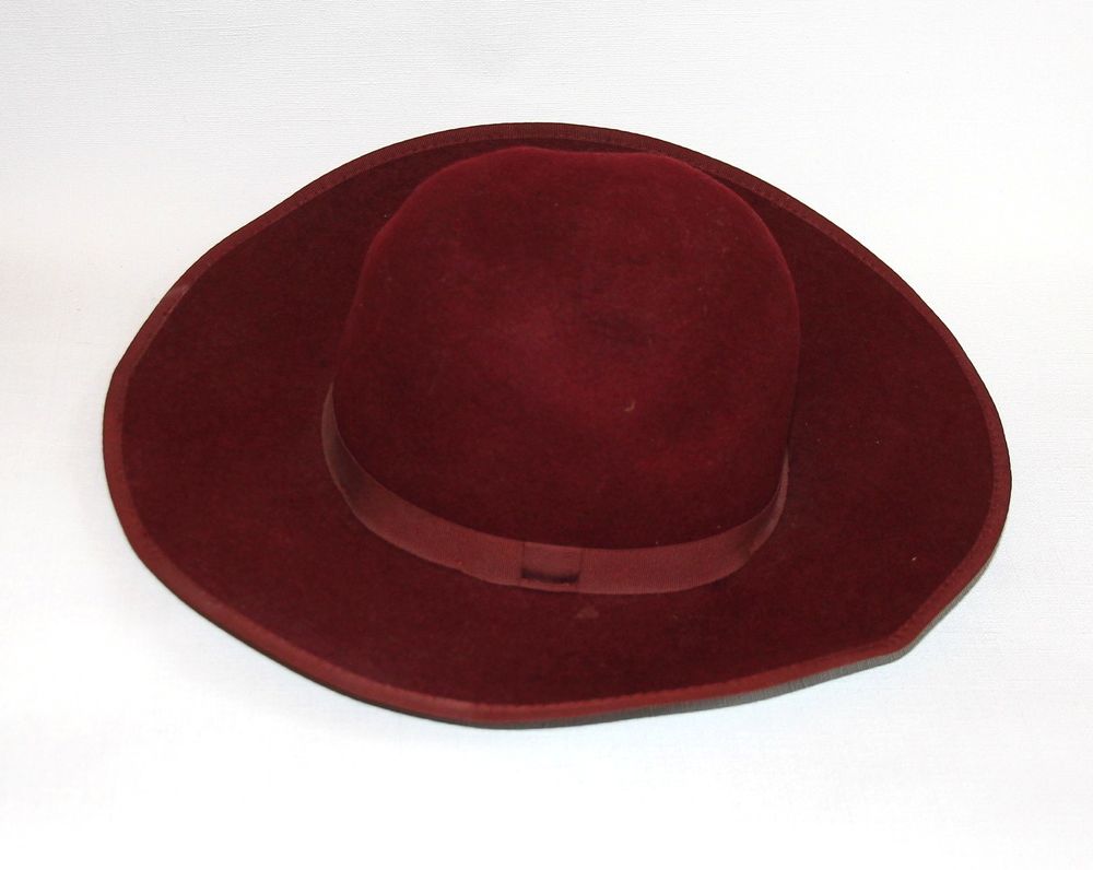 Chapeau laine style feutre femme, couleur bordeaux aubergine 10 Sceaux (92)