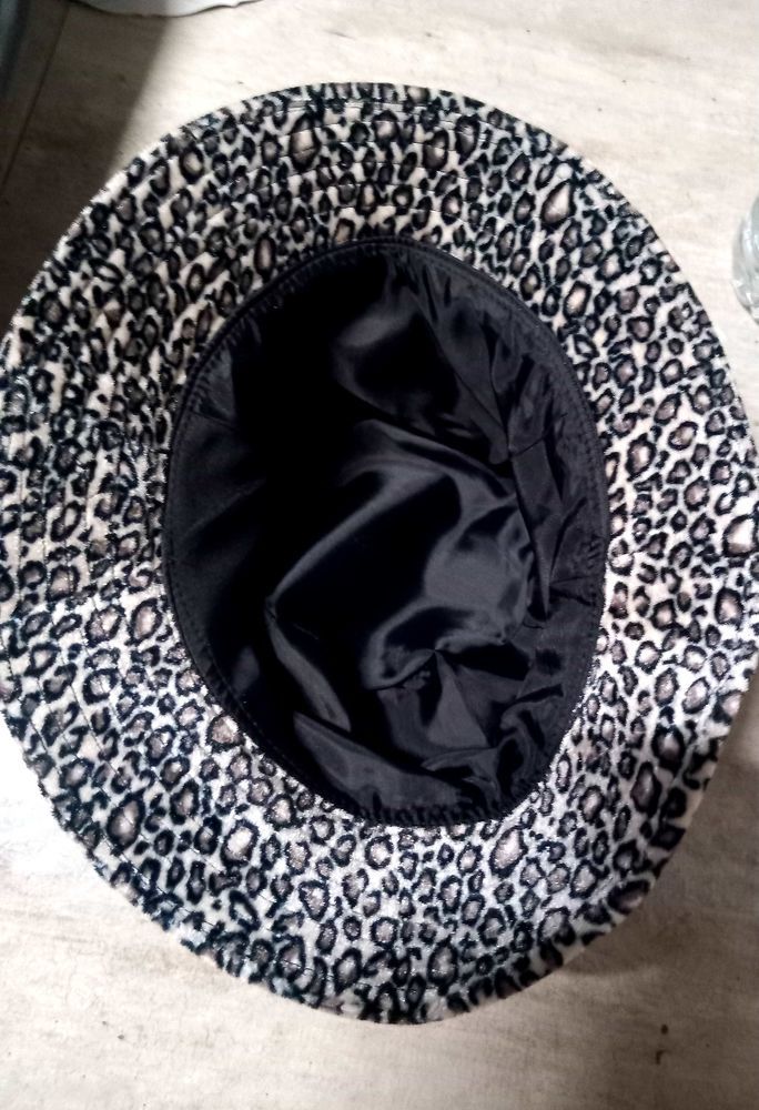 Chapeau style l�opard 4 Brignoles (83)