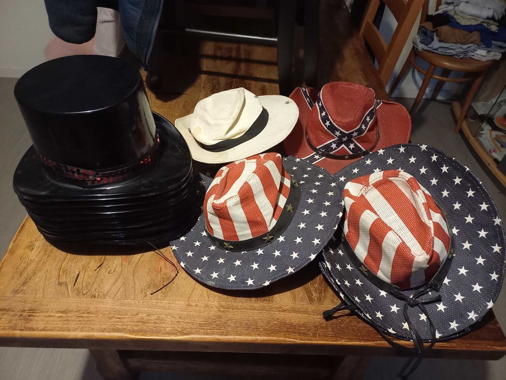 chapeau 10 Bricquebec (50)