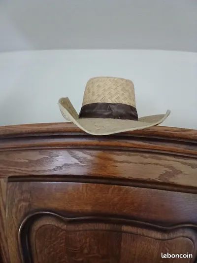 Chapeau 5 La Tour-du-Pin (38)