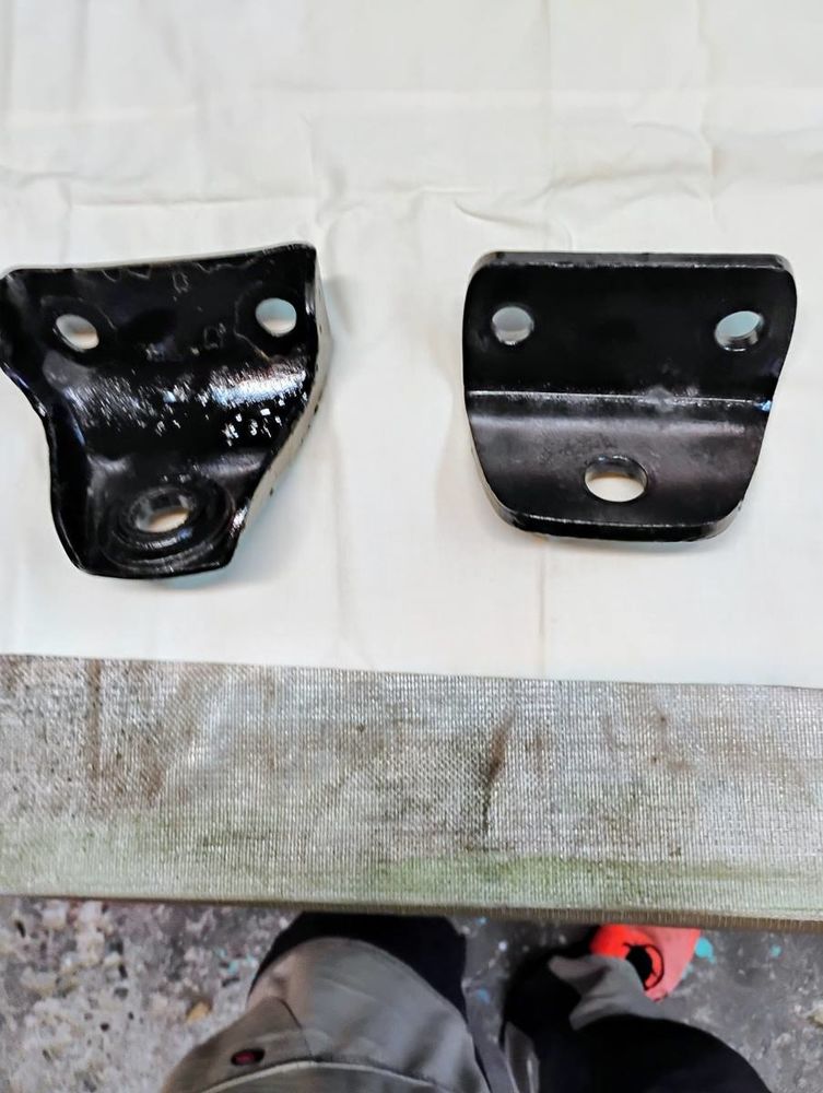 Lot de 2 chapes pour crochets attelages Auto 10 Carcassonne (11)