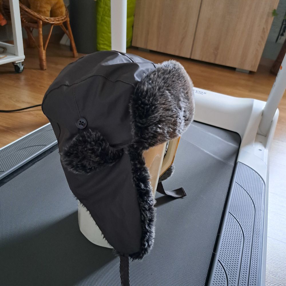Chapka bonnet ,fourr� , imperm�able. 10 Neuville-en-Ferrain (59)