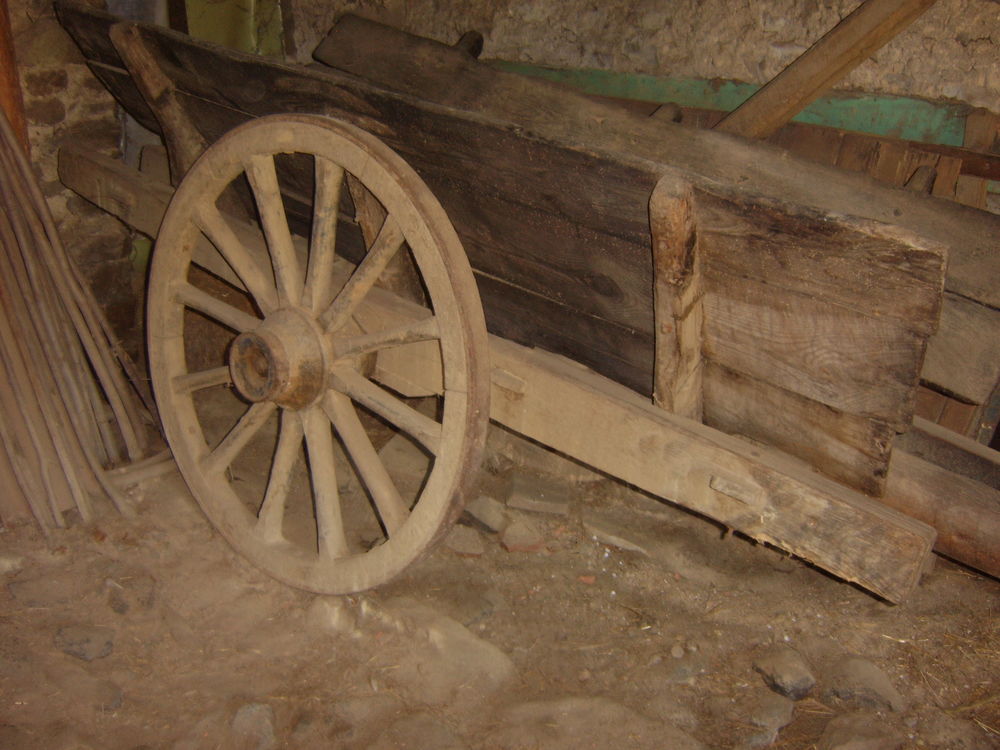 Char 2 roues � traction animale 180 Vernassal (43)