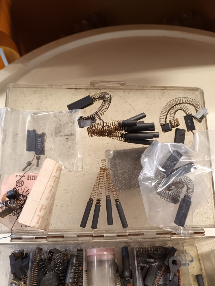 Charbons pour outils portatifs 0 Arcueil (94)