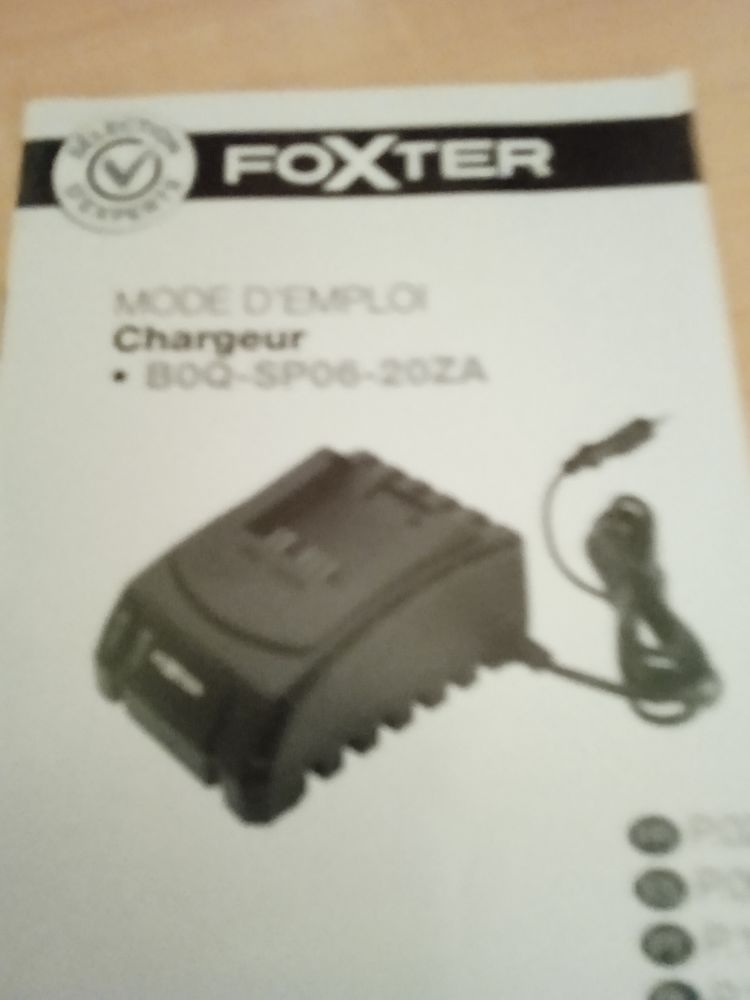1 chargeur et 2 batteries marque foxter 30 Harly (02)