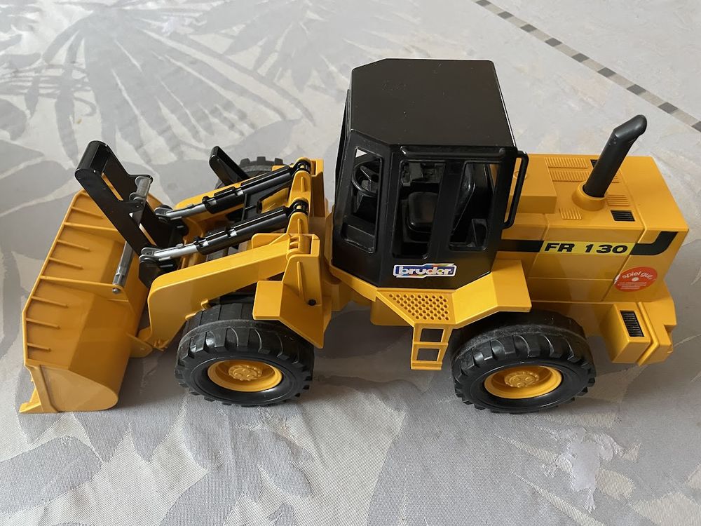 Chargeur Bruder FR 130 12 Petiville (76)