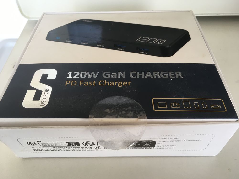 Chargeur de jeux.. Divers ports USB, dans sa bte d'origine 15 Saint-Marcel (27)