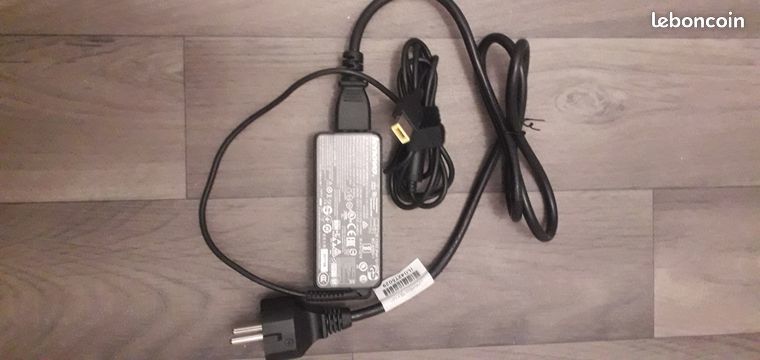 chargeur Lenovo 65w comme neuf 20 Paris 18 (75)