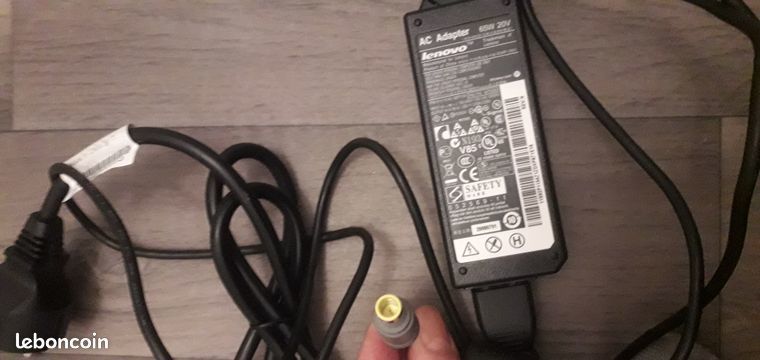 Chargeur Lenovo 65w comme neuf 20V 20 Paris 18 (75)