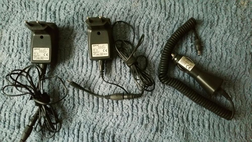 chargeur Nokia , voiture et secteur 5 Firminy (42)