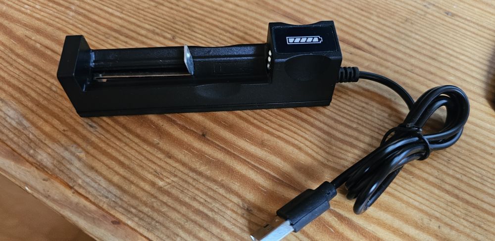 chargeur pile 5 Viviers-du-Lac (73)