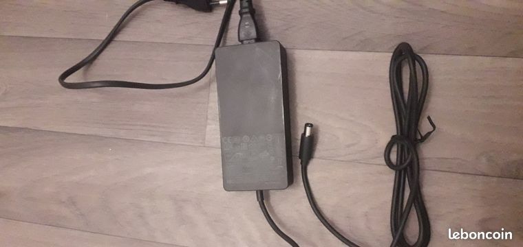 
Chargeur SAFETY pour ordinateur en tr�s bon �tat 
16 Paris 18 (75)