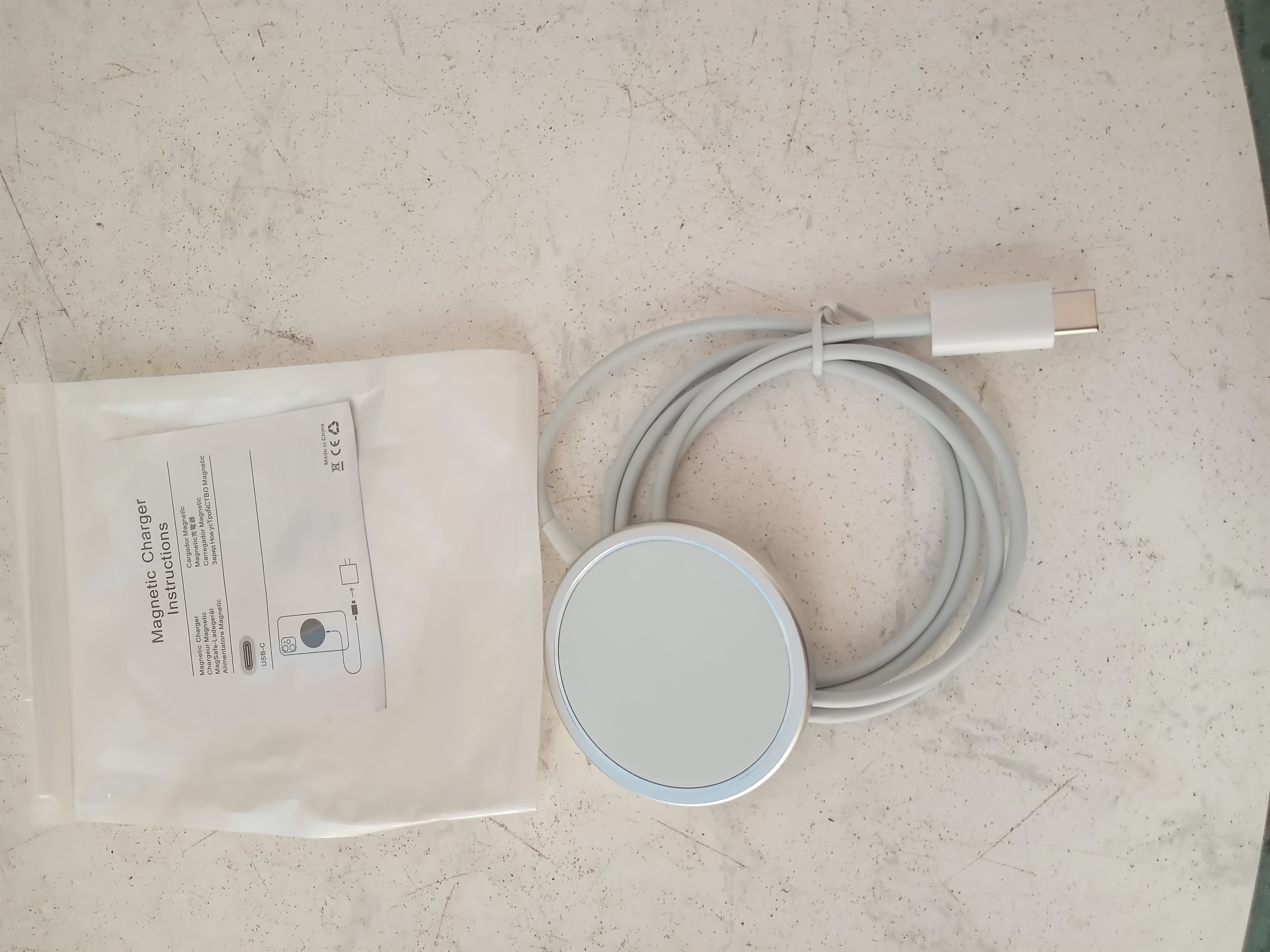 chargeur smartphone magn�tique 10 Saintes-Maries-de-la-Mer (13)