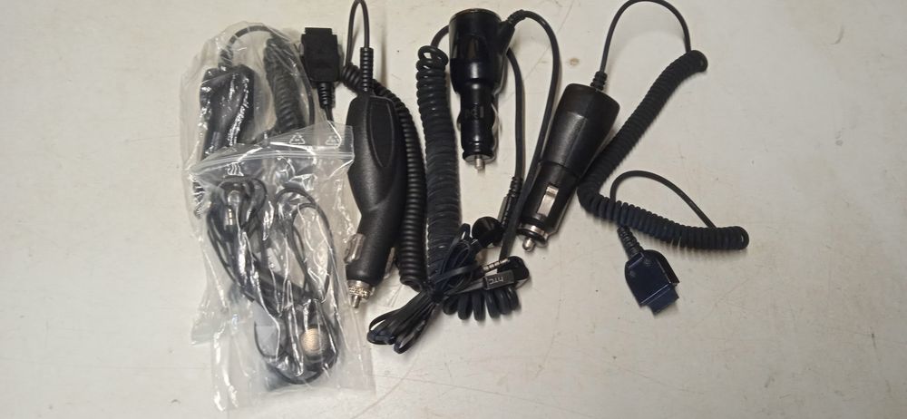 Chargeur t�l�phone et �couteur 15 Cahors (46)