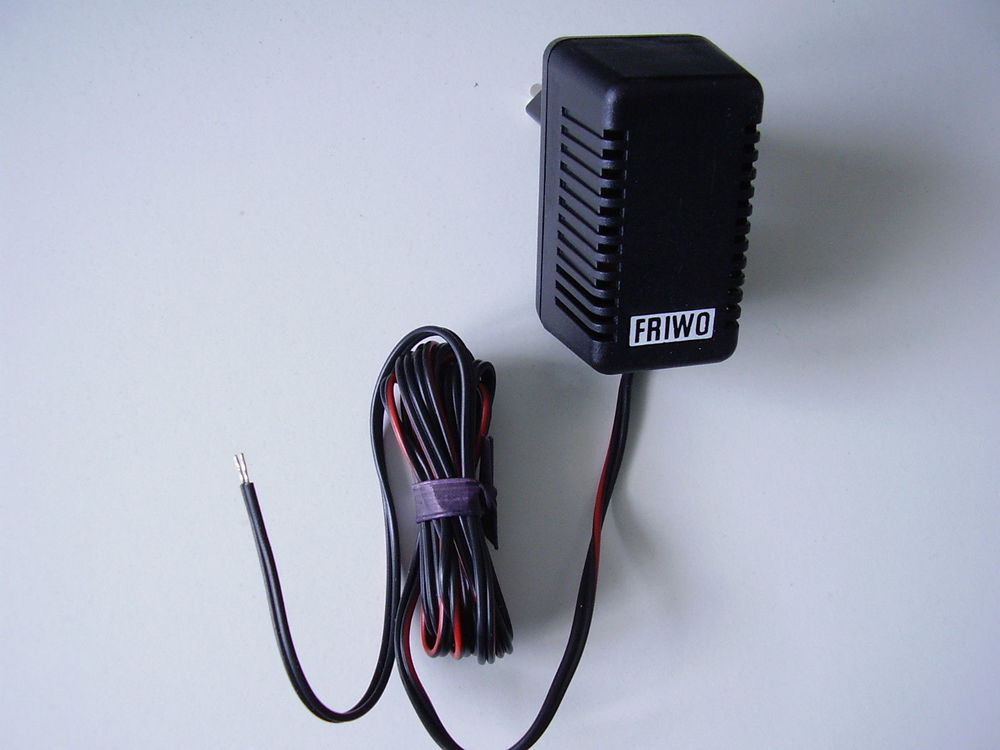 Lot 4 Chargeurs batterie 6V 300mA Friwo pro 16 Ploemeur (56)