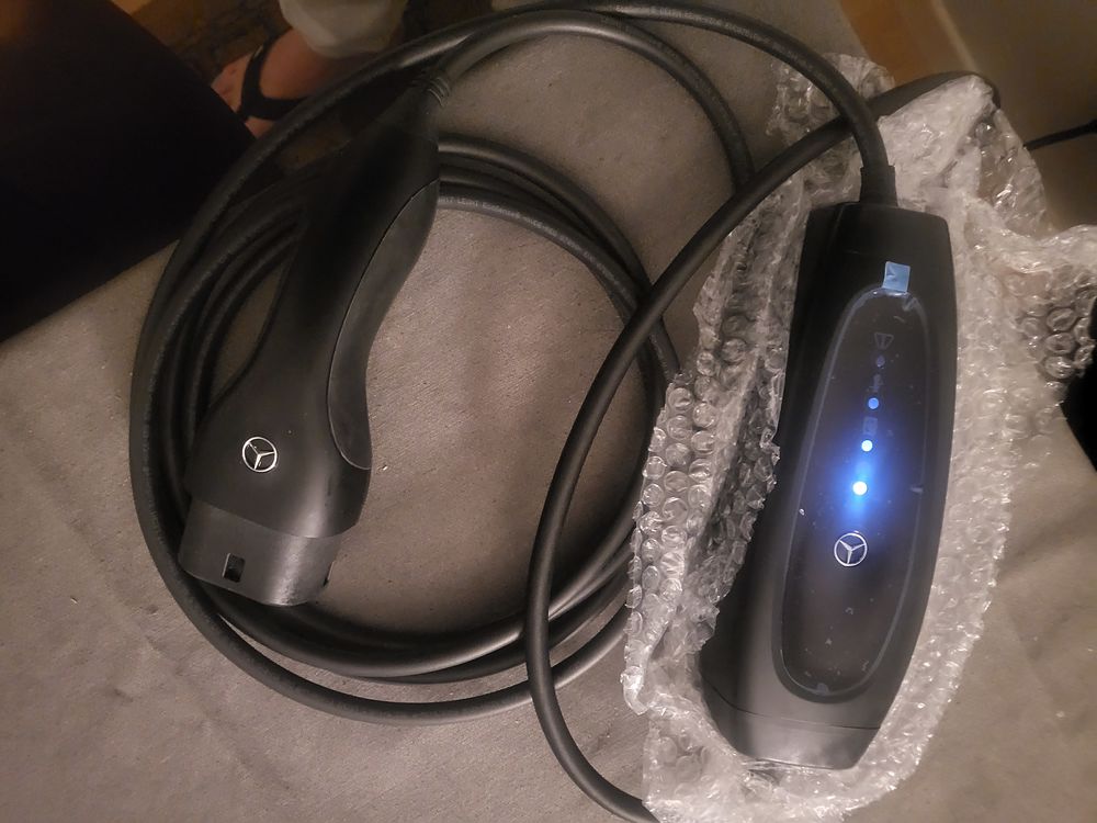 2 Chargeurs Mercedes 250 Issy-les-Moulineaux (92)