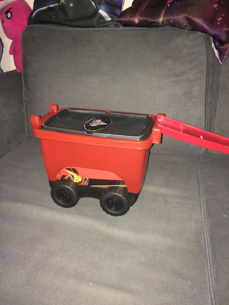 Chariot Cars Disney Pixar � roulettes avec couvercle 2 Fameck (57)