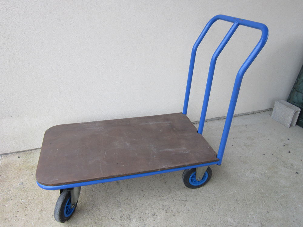 CHARIOT � DOSSIER Type Professionnel
Occasion, Tr�s bon �tat 130 Yerville (76)