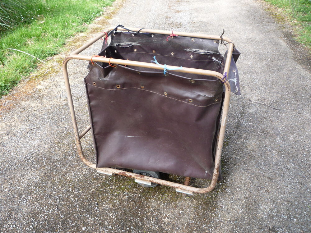 Chariot roulant
25 Castres (81)