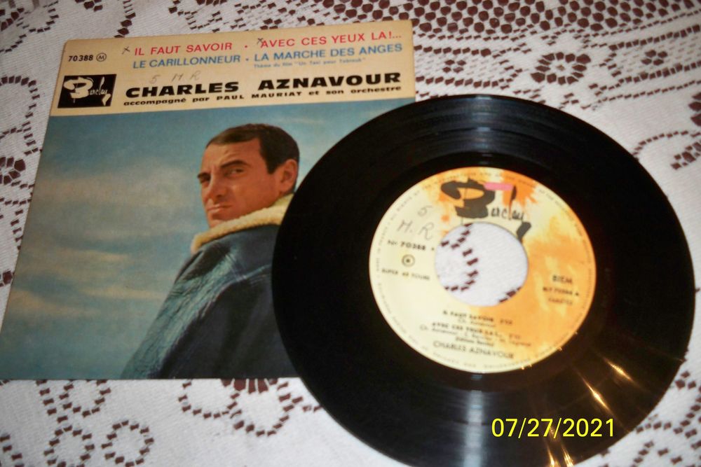 CHARLES AZNAVOUR 45 TOURS
avec Paul MAURIAT et son orchestre 12 Sucy-en-Brie (94)