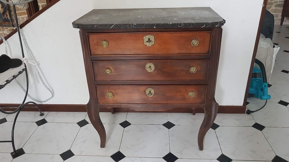 Charmante commode Louis XV 390 Pontmain (53)