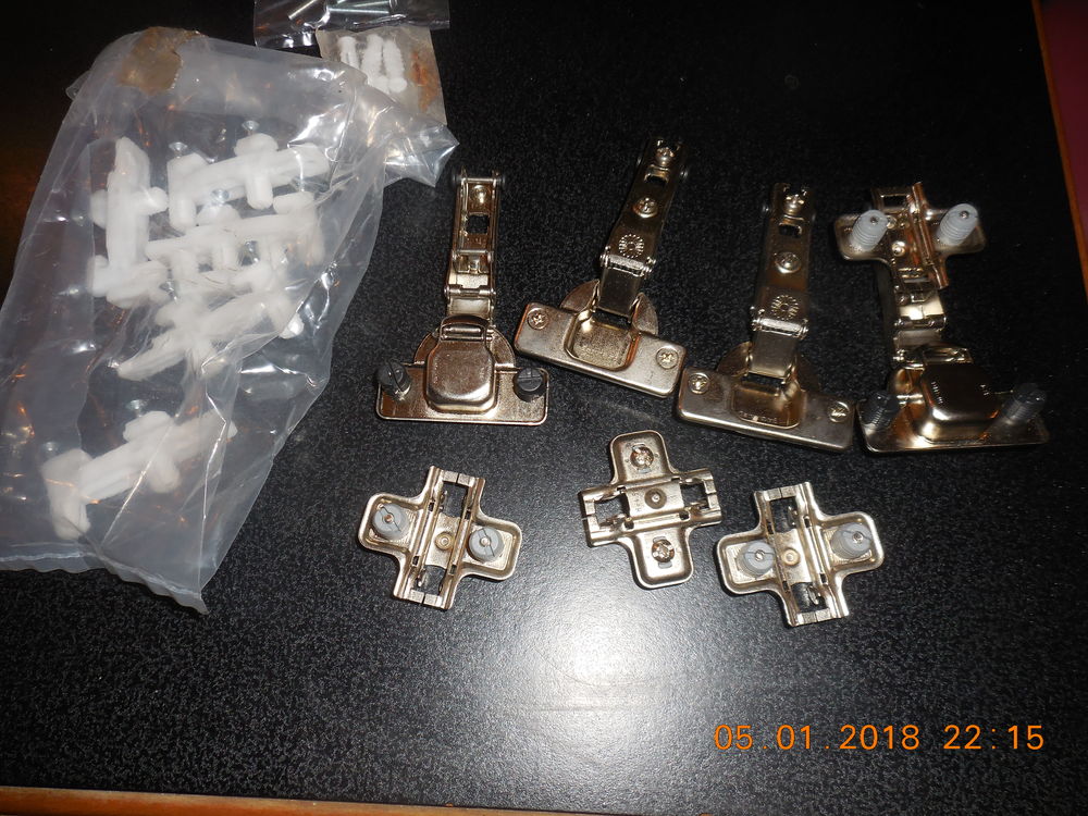 4 charni�res compl�tes avec vis pr�mont�es invisibles sdb
24 S�te (34)