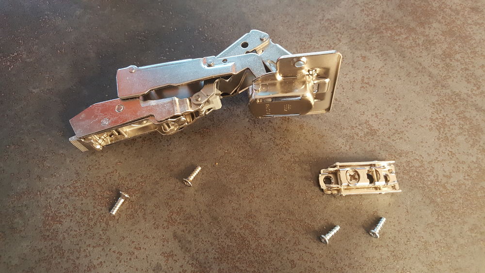 35 Charni�res ouverture 170� neuves 59 Antibes (06)