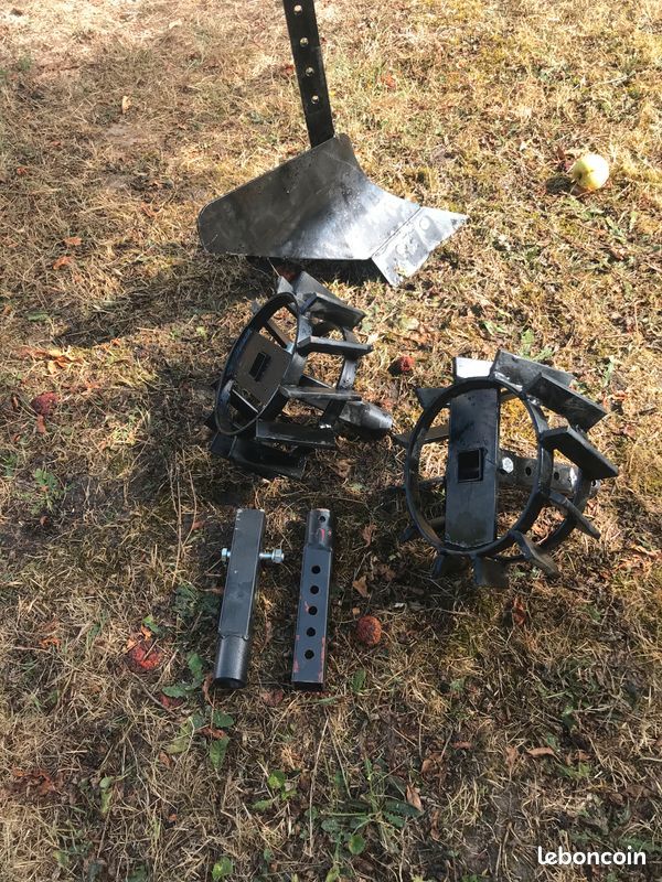 Charrue avec 2 jeux de moyeux 50 Mennecy (91)