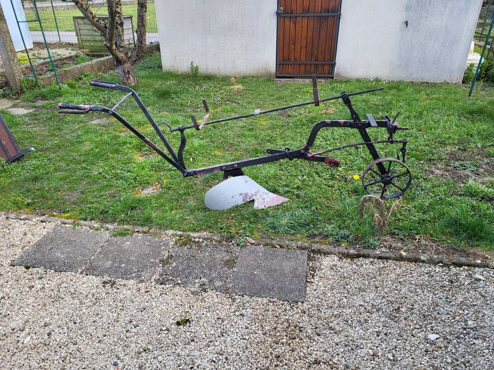 Charrue d�coration 20 Tavaux (39)