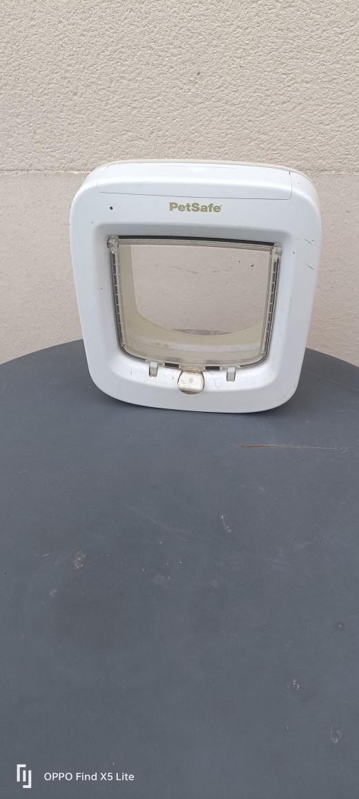 chartier chat et petit chien de marque petsaf dimensions 17/17 �lectronique dedecteur de puces de l'animal 25 Pont-sur-Yonne (89)