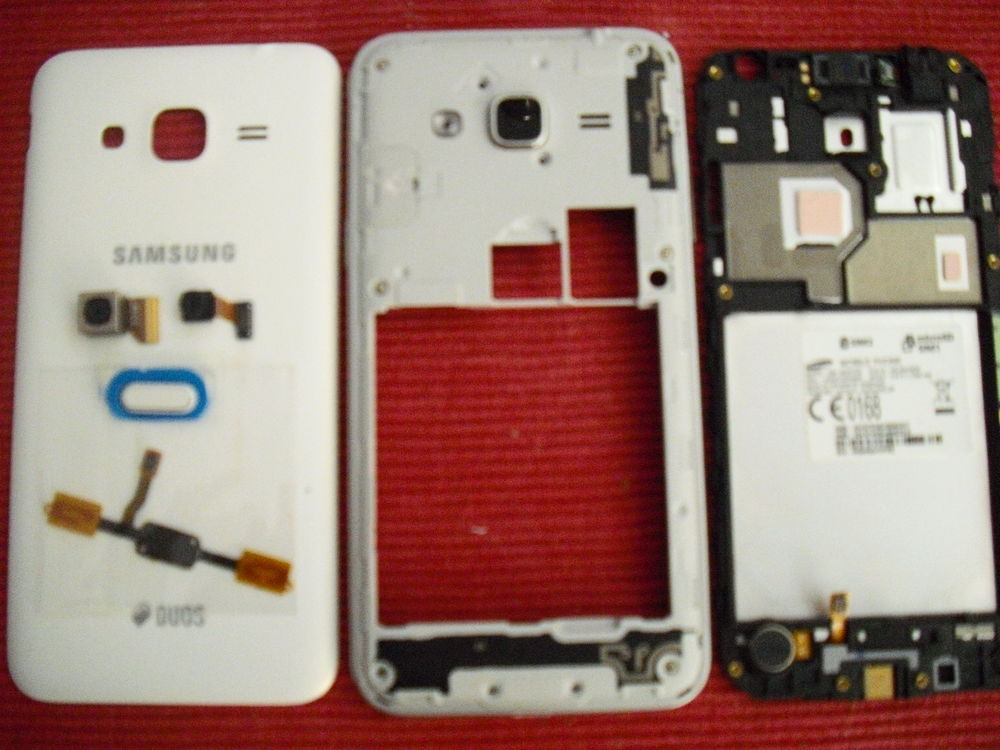 1 CHASSIS SAMSUNG BLANC  J 3 2016 + pieces diverses 1 Poitiers (86)