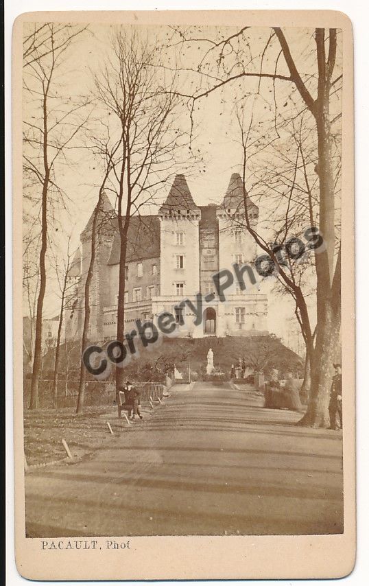 Cdv Ch�teau de Pau Photographie M. Picault ca1870 
49 Pau (64)