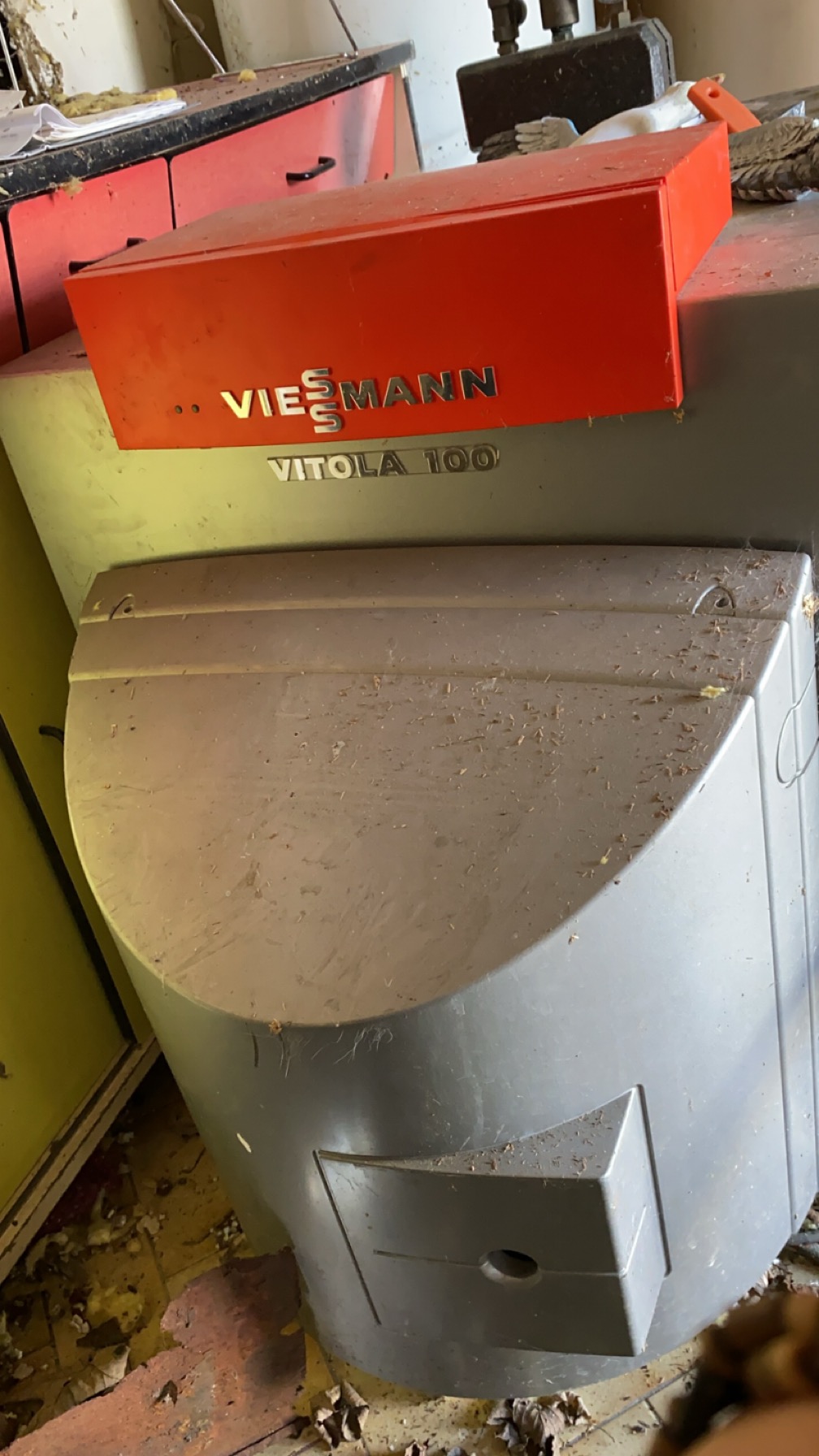 Chaudi�re et cuve � fioul 850 Biencourt (80)