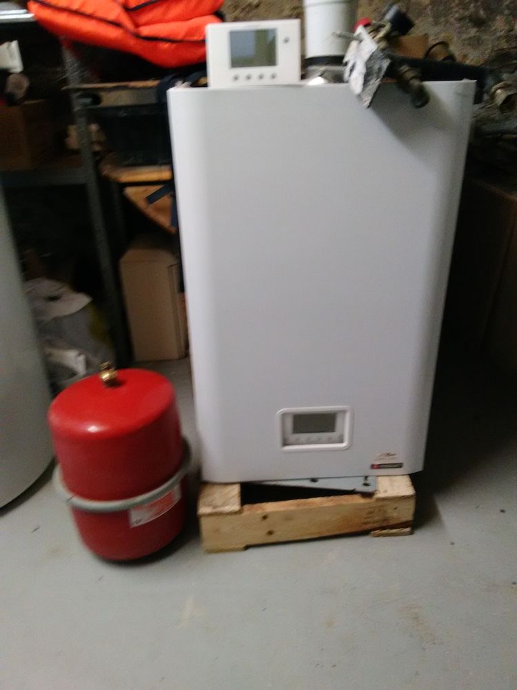 Chaudi�re � gaz mural � condensation 25kw frisquet 2014 1000 Ouistreham (14)